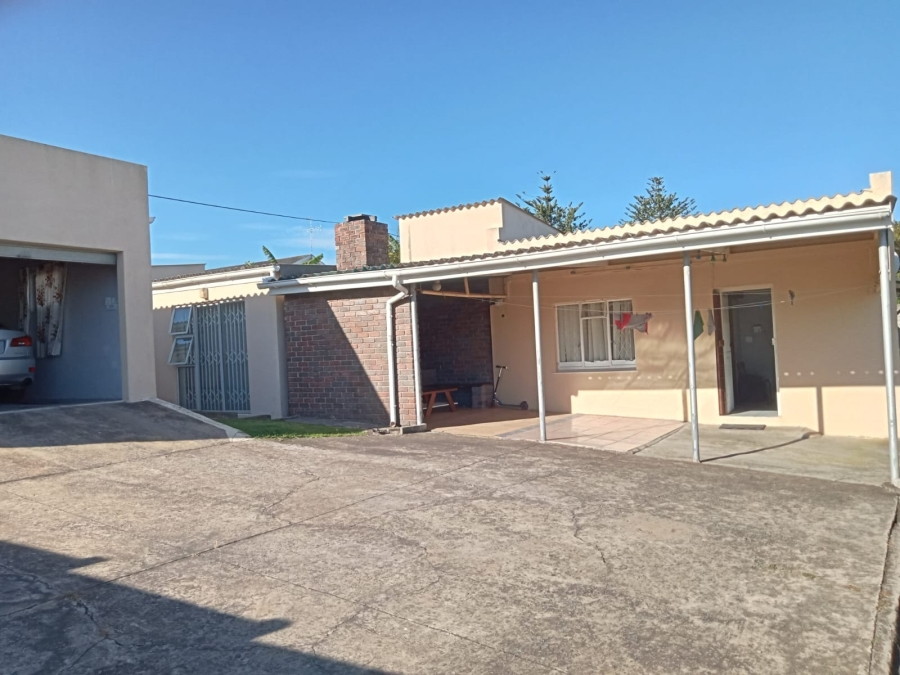 3 Bedroom Property for Sale in Sunnyridge Eastern Cape